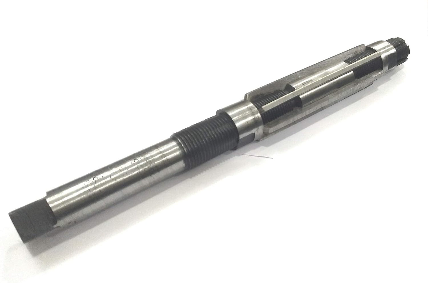 Adjustable Hand Reamer Tool (H13-1.3/16" to 1.11/32" (30.16-34.13 mm))