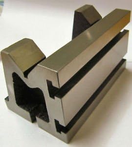 Quality Precision Graded Caste Iron Vee Angle Plates-stress Relieved - Work-holding Clamping Milling Engineering Machine Tools-heavy Duty (4" X 4" X 6" (100 X 100 X 150 Mm) : T-slotted)